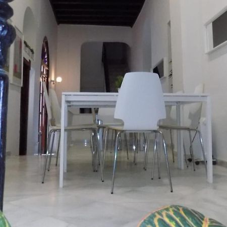 Residencia Viriato Hostel Sevilla Kültér fotó
