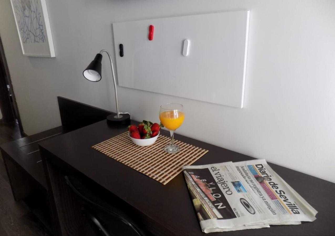 Residencia Viriato Hostel Sevilla Kültér fotó