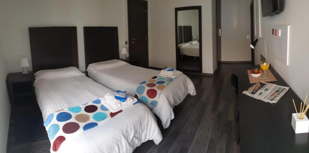 Residencia Viriato Hostel Sevilla Kültér fotó