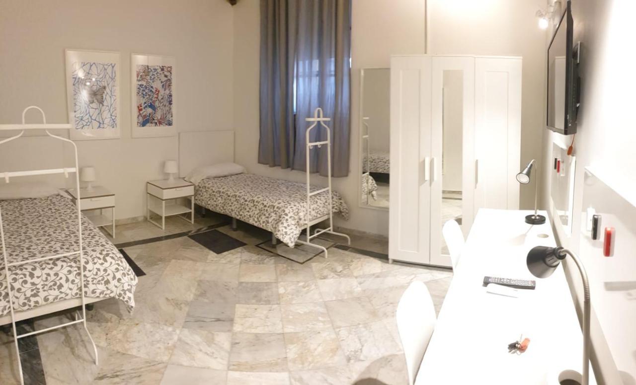 Residencia Viriato Hostel Sevilla Kültér fotó