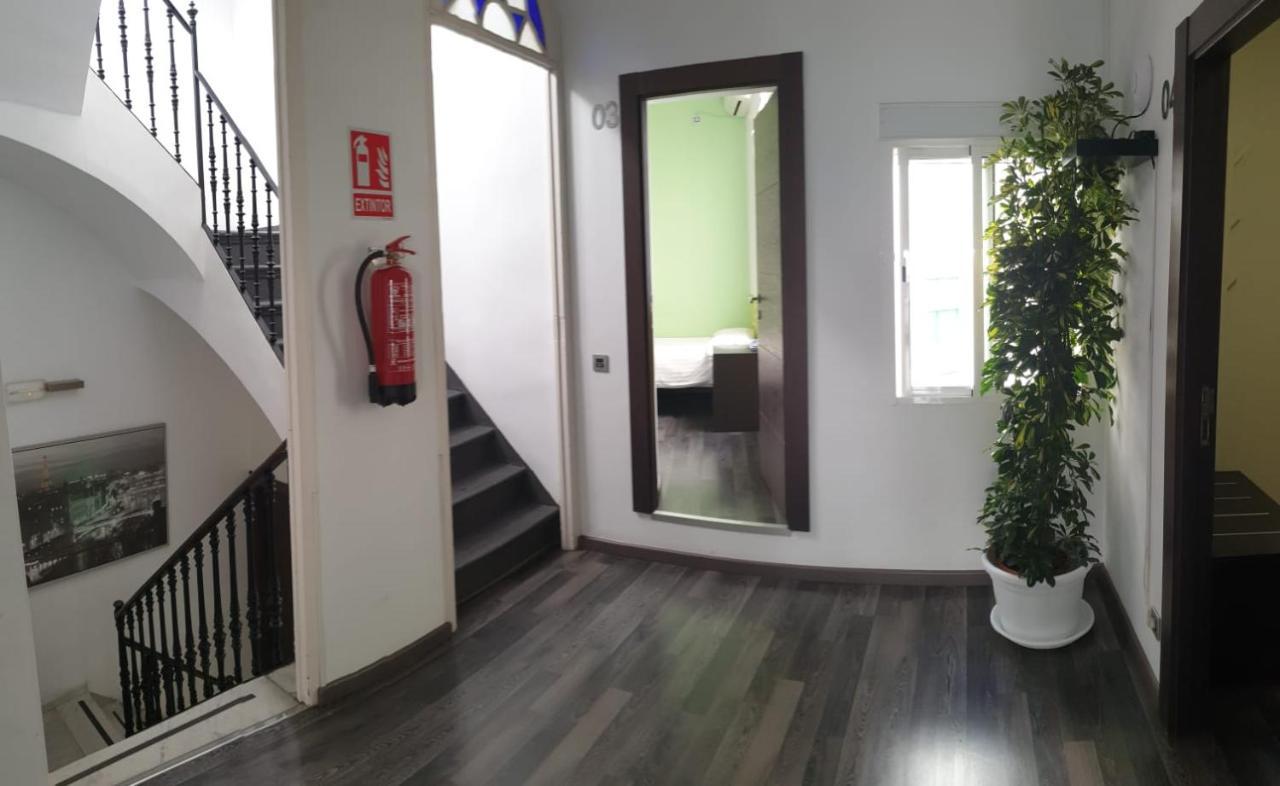 Residencia Viriato Hostel Sevilla Kültér fotó