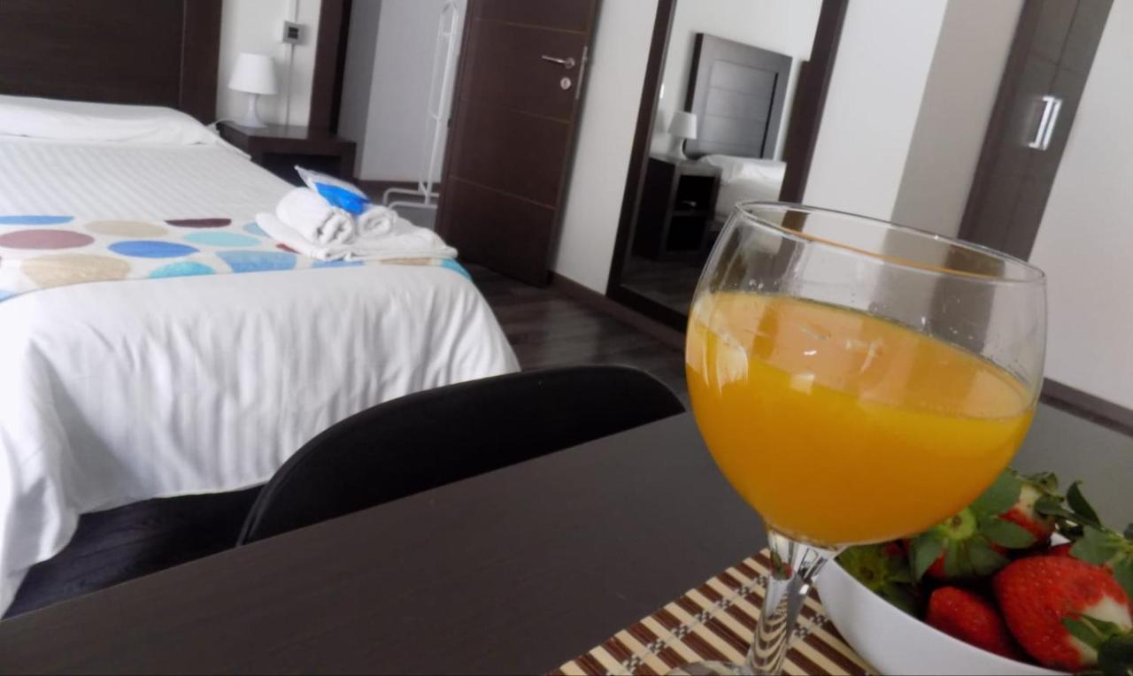Residencia Viriato Hostel Sevilla Kültér fotó