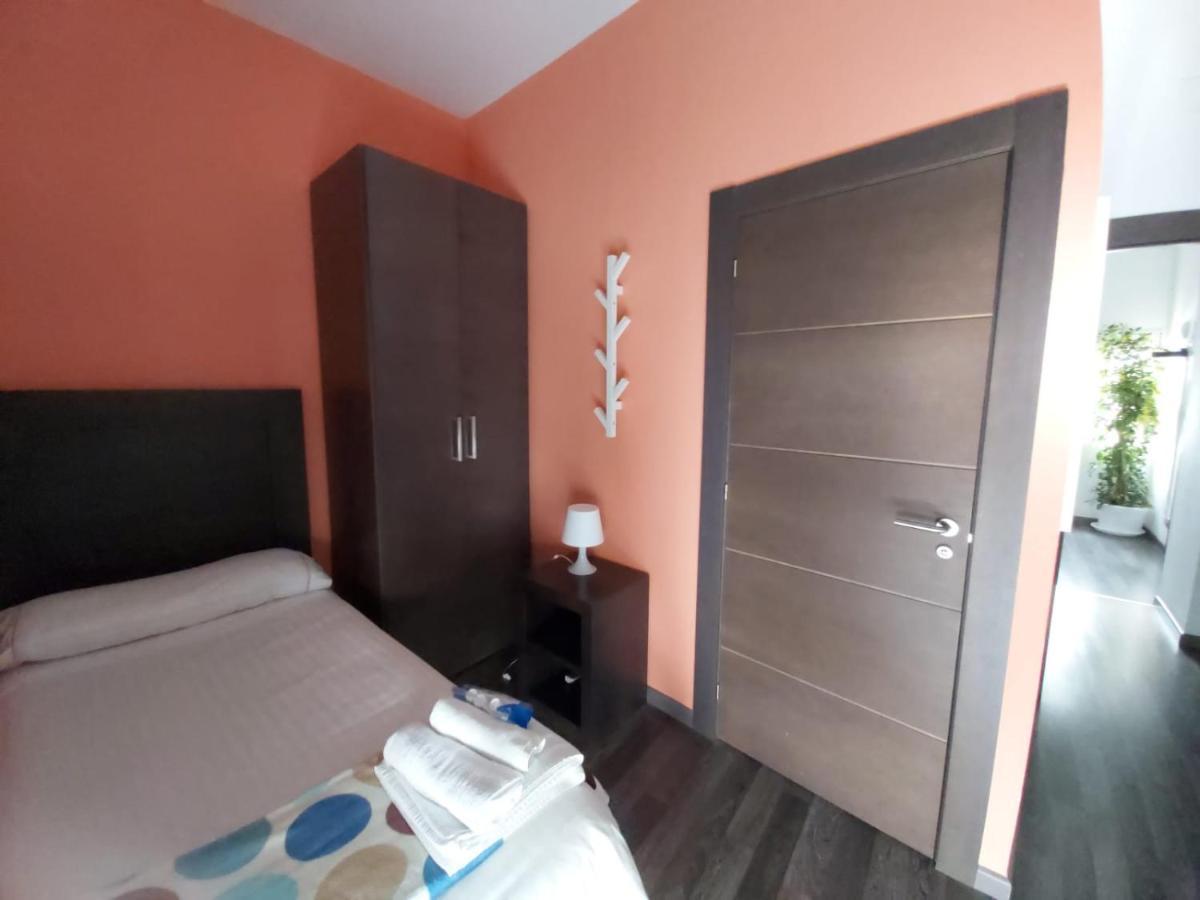 Residencia Viriato Hostel Sevilla Kültér fotó