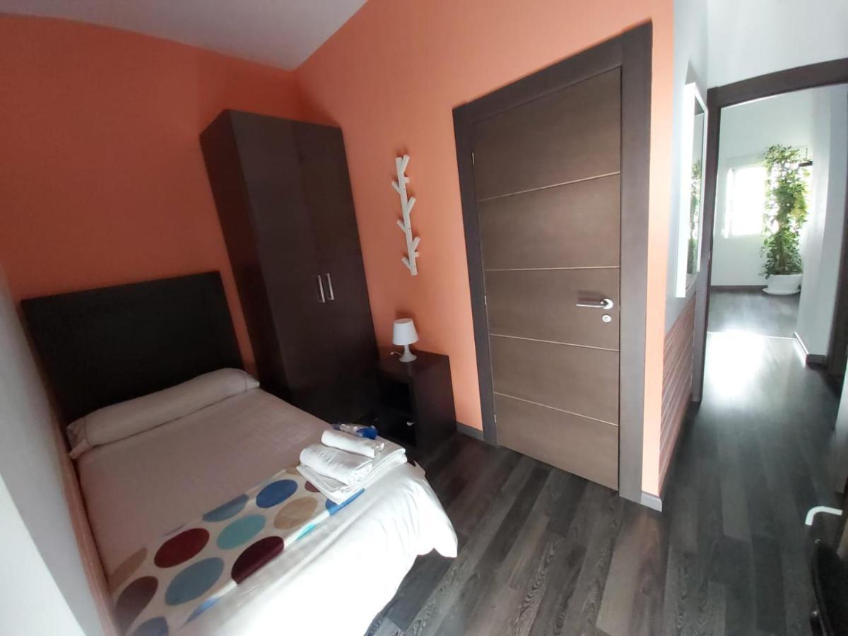 Residencia Viriato Hostel Sevilla Kültér fotó